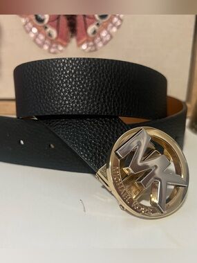 Michael Kors | Accessories | Michael Kors Lg Brown Leather  display picture 1